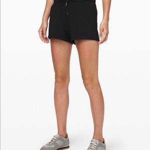 Lululemon On The Fly Short 2.5